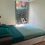 Tinyhouse Scheveningen beach FREE gated parking